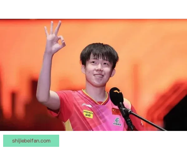 王楚钦接受采访时突然双手撑地拼尽全力感动无数球迷