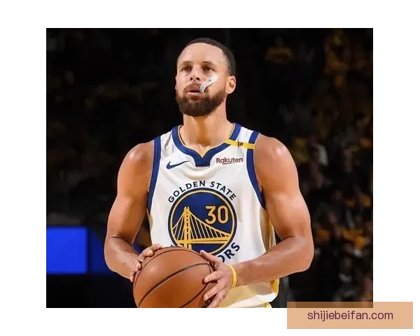 库里推迟5v5训练复查健康状况 回归赛程存不确定性